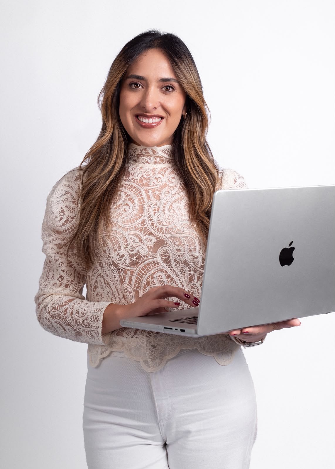 Cristina, asesora de marca colaboradora de Claro Content Studio