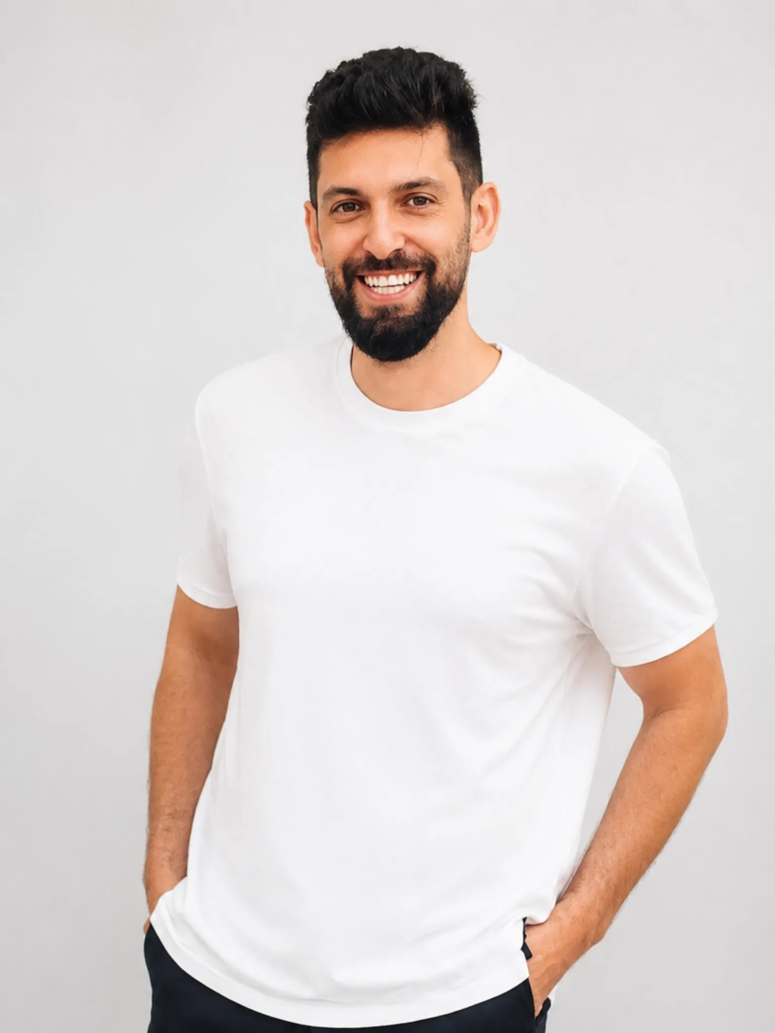 Rubén, fotógrafo de campañas y moda del equipo de Claro Content Studio